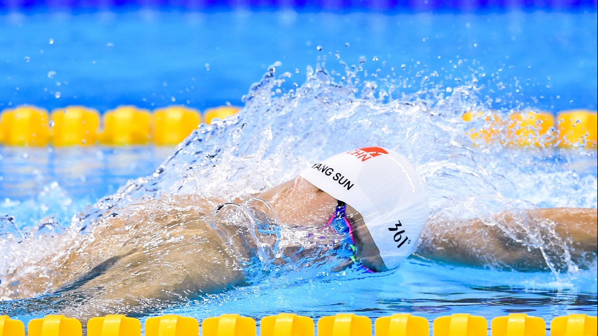 公牛终于防下关键一球,全场沸腾,公牛james